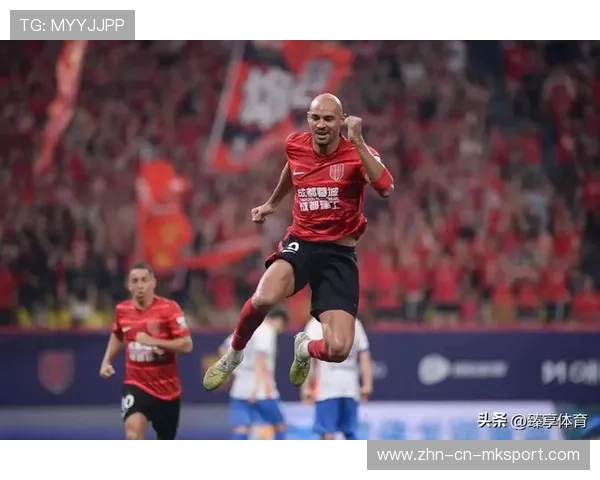 成都蓉城新星帅惟浩边路突破，多次射门威胁